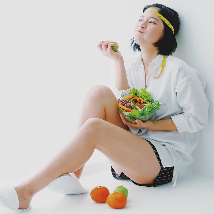 piatto di insalata di verdure fresche dimagranti dieta giapponese